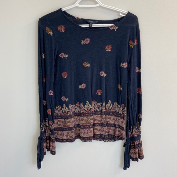 Lucky Brand bell sleeve top - Picture 1 of 5